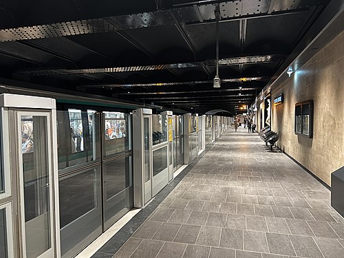 Louvre–Rivoli (Paris Métro)